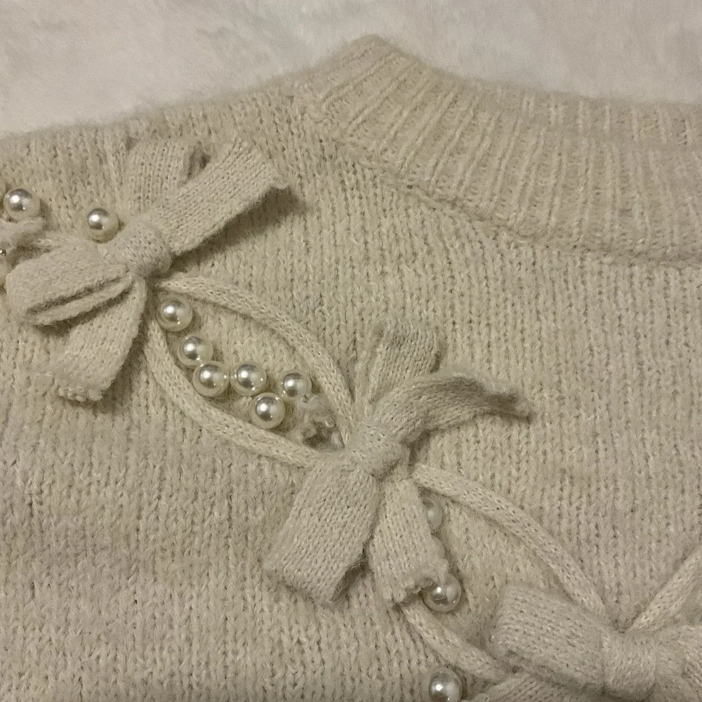LC Lizette Collection Sweater Top Womens M Ivory Pearl And Bows Ribbed Knit